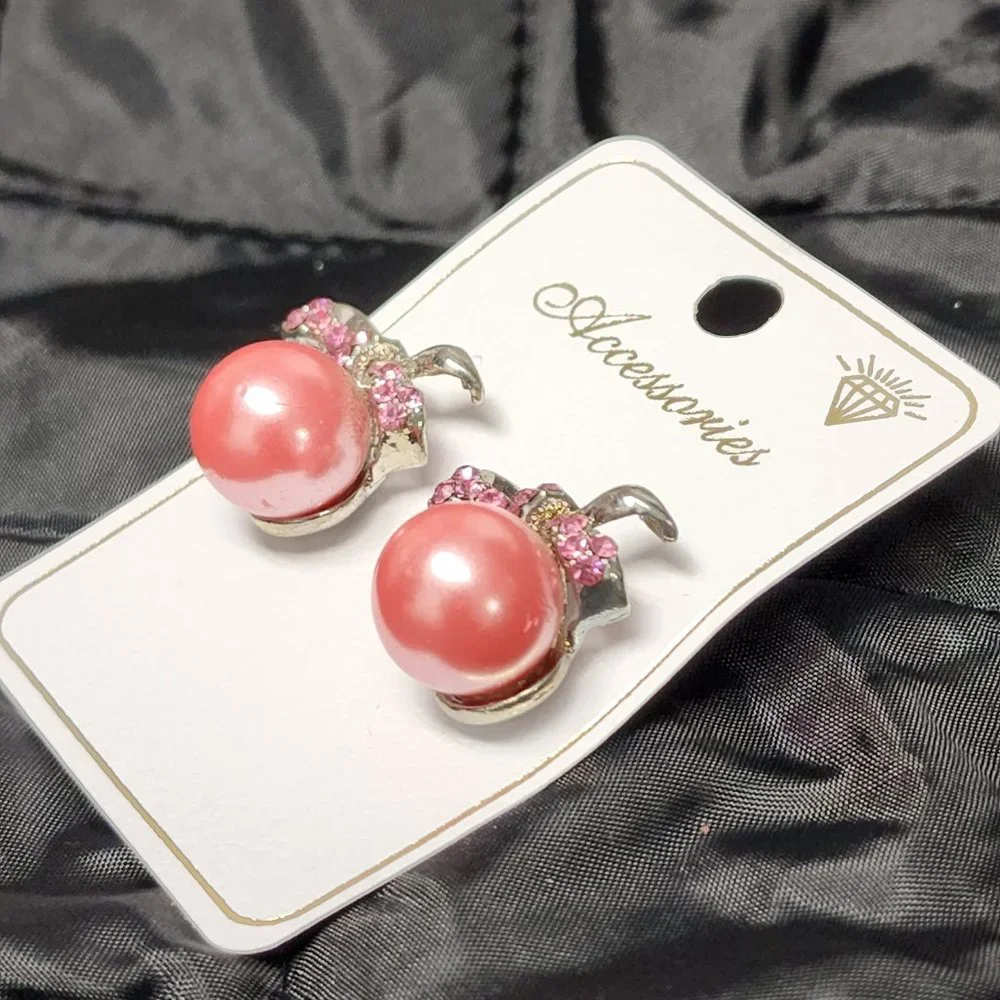 Pink color pierced Earing. condition new - Picture 1 of 4